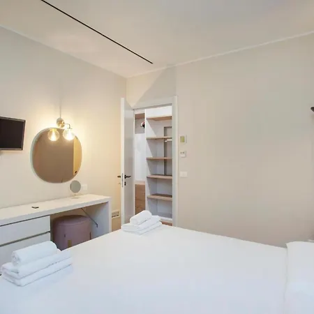 Stayeasy Costanza - Quiet Flat